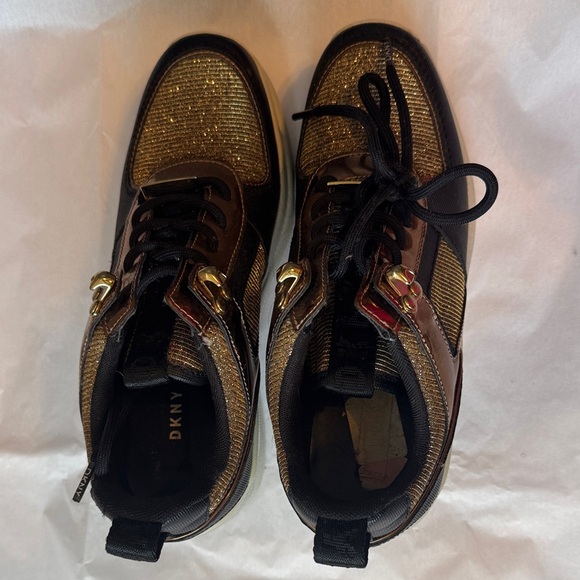 DKNY Men's Black and Gold Sneakers - Picture 1 of 5